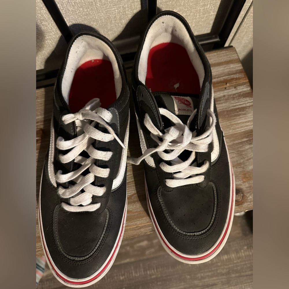 Vans - Picture 2 of 6